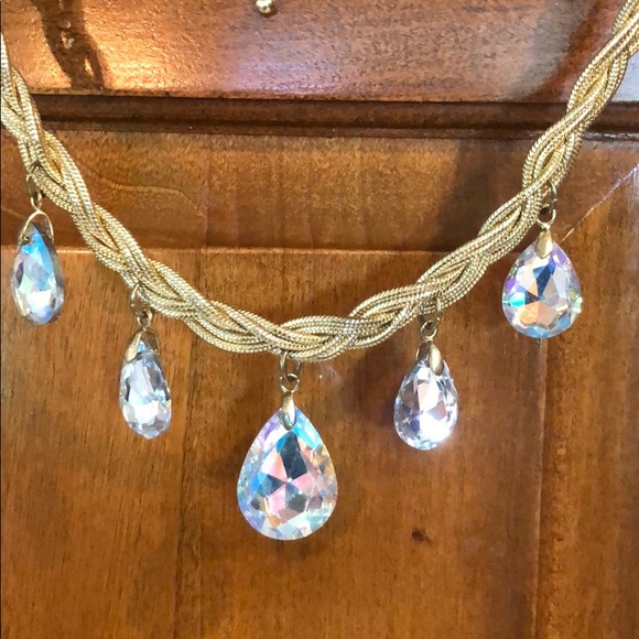 Beautiful Crystal Necklace - Picture 1 of 5